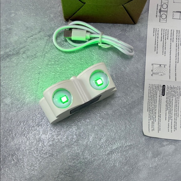 LED White Butterfly Night Light - Picture 8 of 9